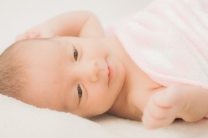 微笑む赤ちゃん