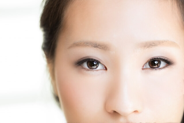 妊娠・出産で目元のカサカサ乾燥にはワケが!?絶対したい3つの方法