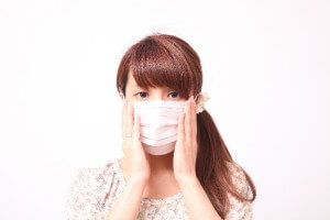 マスクをした女性