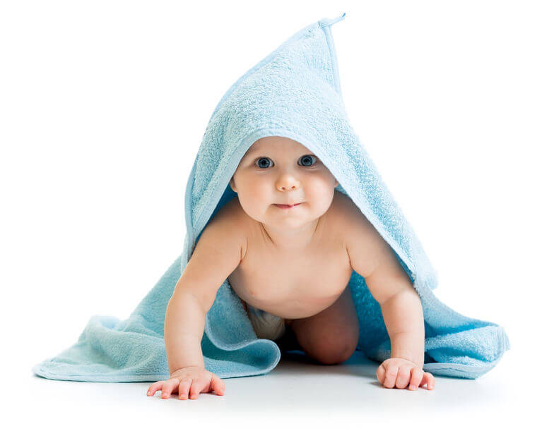 タオルをかぶった赤ちゃん